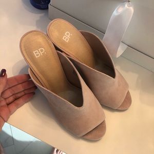 BP blush mules